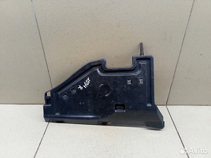 Накладка (кузов внутри) Yaris 2005-2011