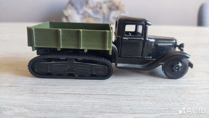 Модель грузовика 1:43