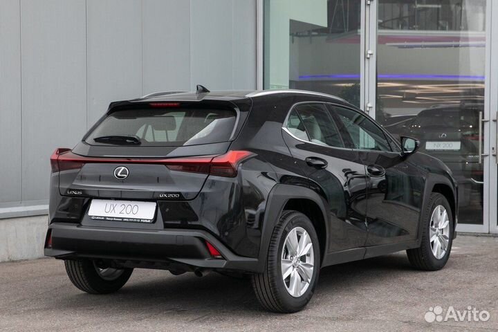 Lexus UX 2.0 CVT, 2022