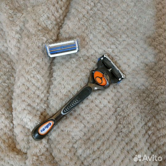 Новая бритва Gillette Fusion 5 Proglide, 2 кассеты