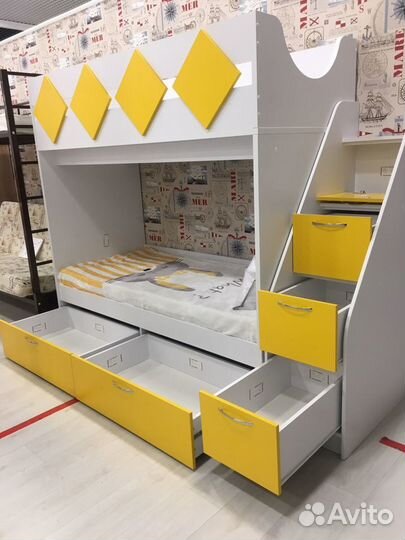 Двухъярусная кровать Радуга с Комодом