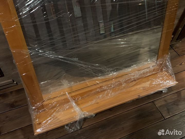 Зеркало с полкой, массив сосны.Новое