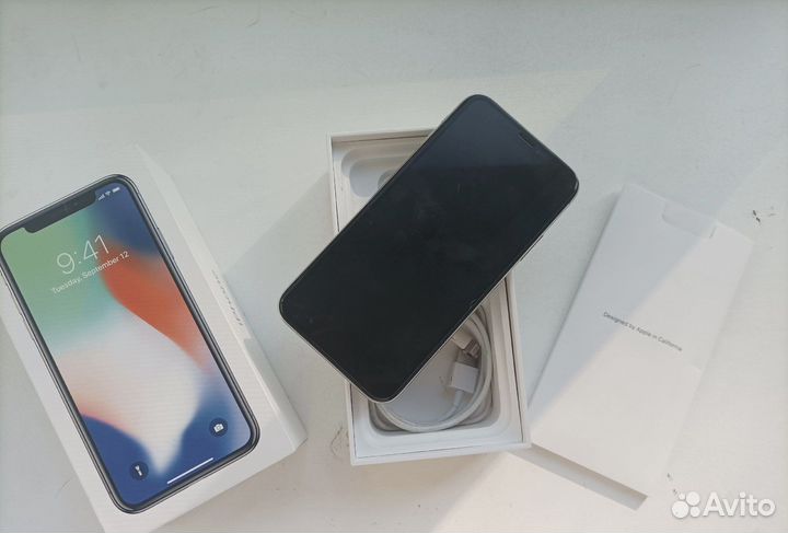 iPhone X, 64 ГБ