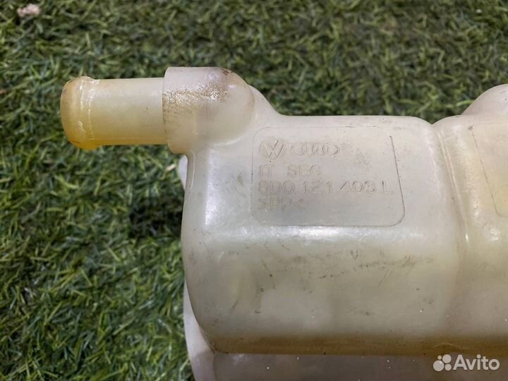 Бачок расширительный Skoda Octavia 1U 1.8