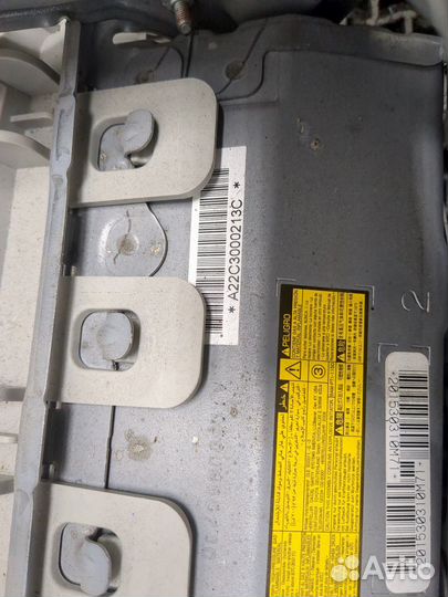 Подушка безопасности коленная Toyota Venza, 2010