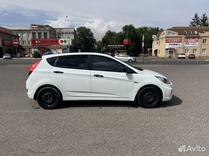 Hyundai Solaris 1.4 AT, 2013, 128 000 км