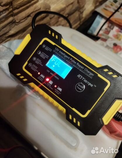 Автомобильное зарядное устройство для аккумулятора