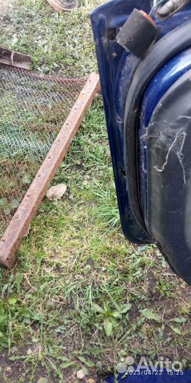 Mitsubishi carisma двери задние