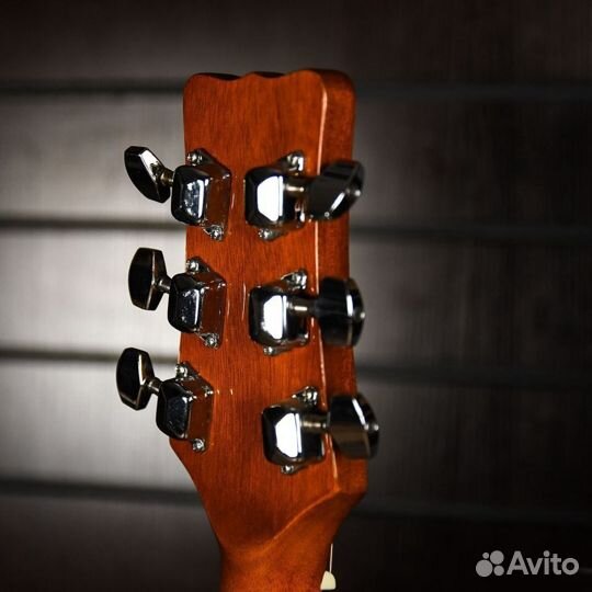 Электроакустическая гитара Martinez + аксессуары