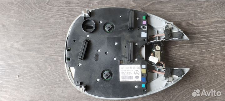 Плафон освещения салона на mercedes w211