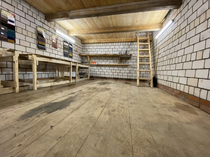 Гараж, > 30 м²