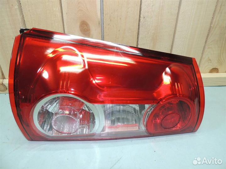 Фонарь левый LADA Largus I 2012