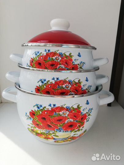 Кастрюли новые 2,3,4 л