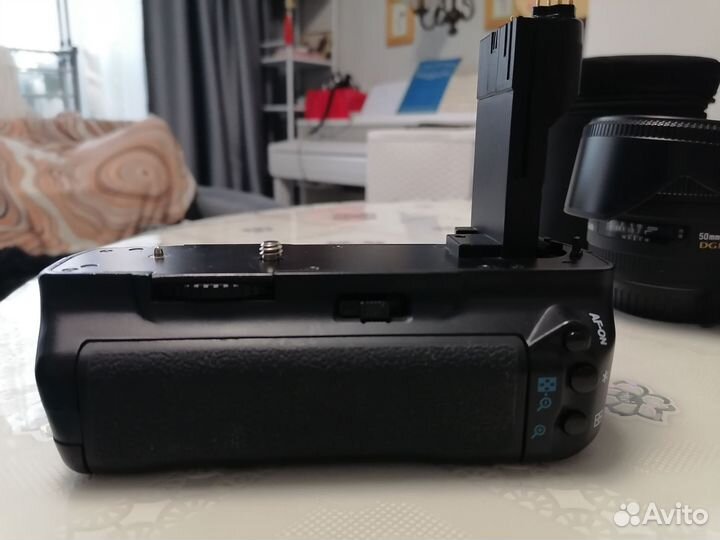 Объектив Canon, синхронизатор, батарейный блок