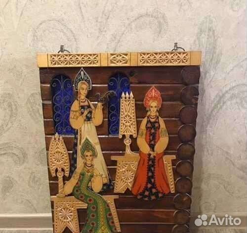 Панно деревянное 3 девицы под окном