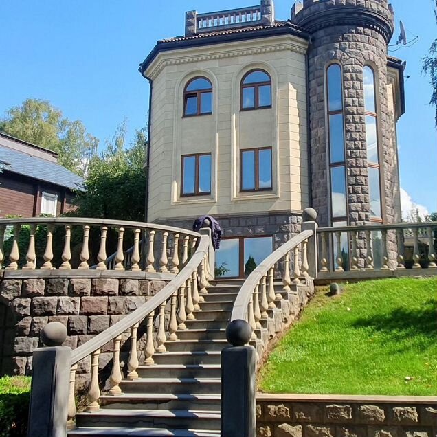 Дом 400 м² на участке 22 сот.