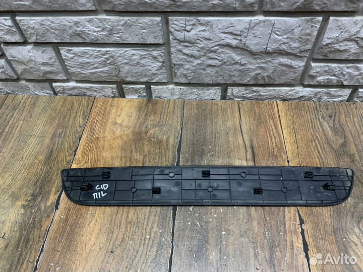 Kia Ceed Накладка порога передняя и задняя LH RH