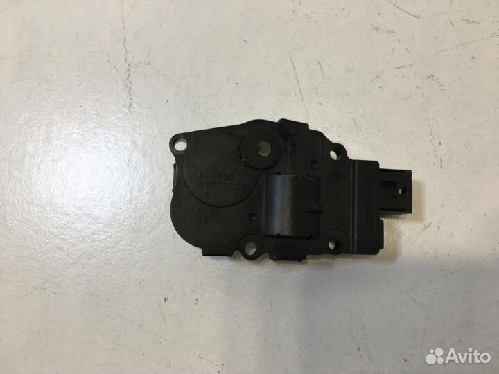 Сервопривод заслонок печки Mercedes-Benz E-Class W