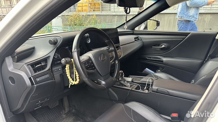 Lexus ES 2.5 AT, 2021, 60 000 