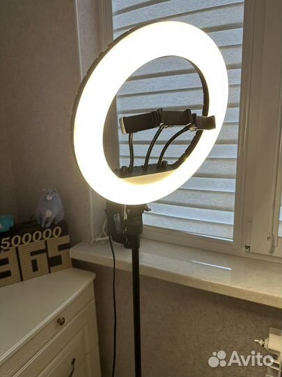 Кольцевая лампа со штативом