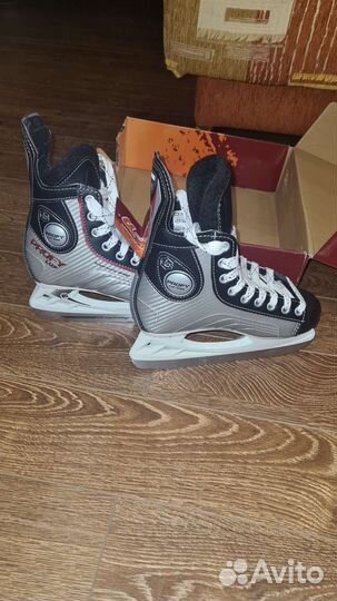 Коньки хоккейные
