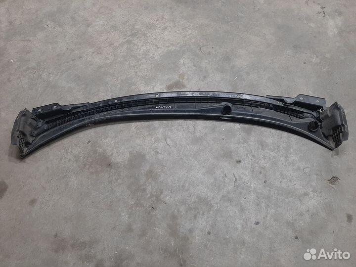 Жабо Mitsubishi Lancer 2002-2010 левый руль