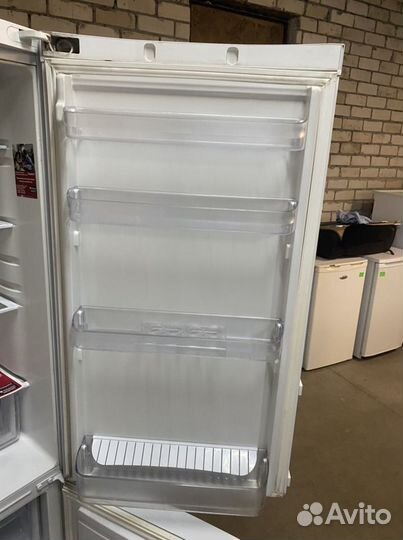 Холодильник Hotpoint Ariston No frost (2.камеры)
