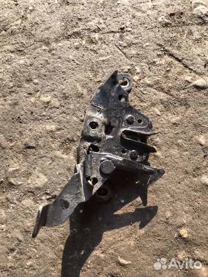 Замок капота Максима A32 Maxima