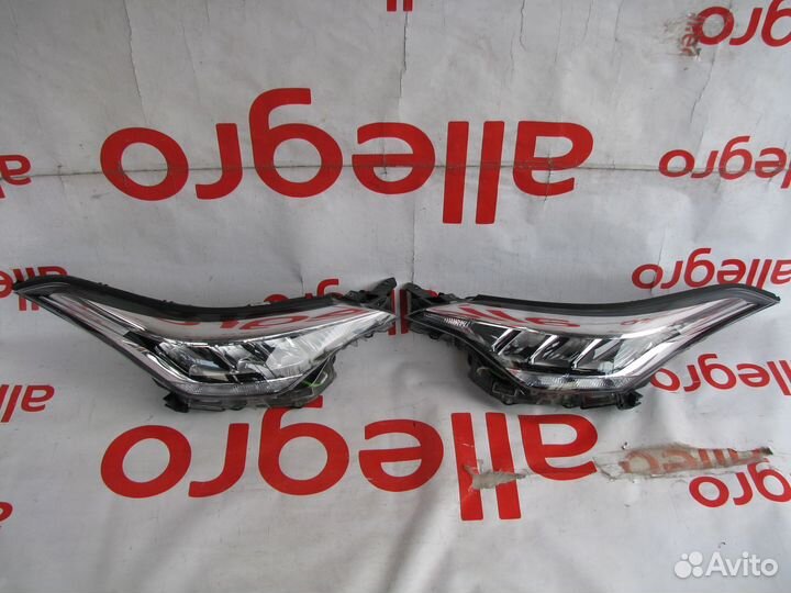 Toyota C-HR фара передняя левая правая 2020+