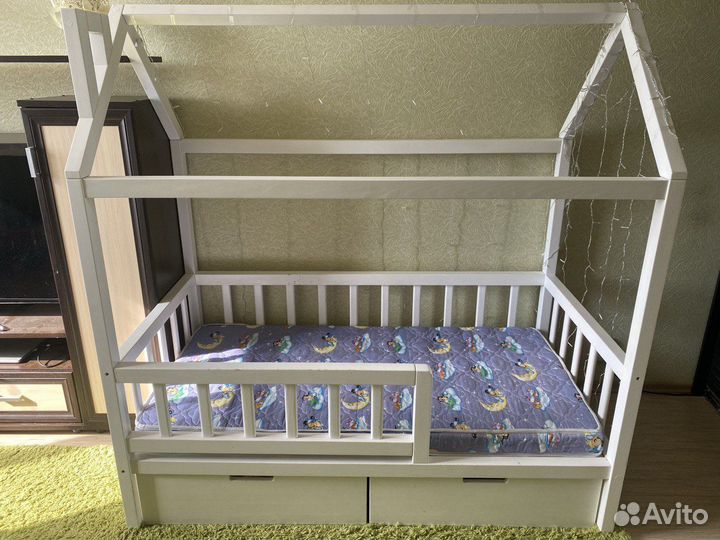 Детская кровать домик с матрасом и ящиками