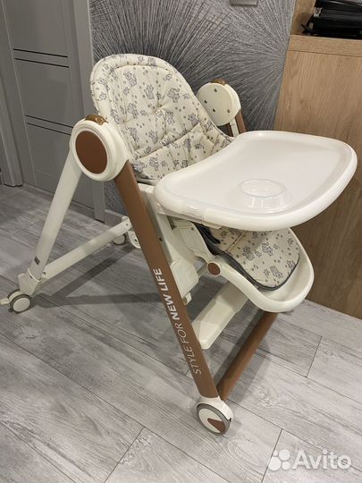 Стульчик для кормления Happy Baby Berry V2