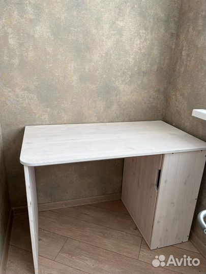 Стол письменный