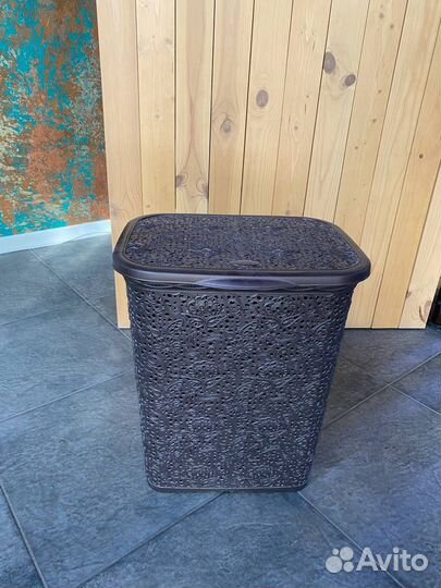 Корзина для белья с крышкой