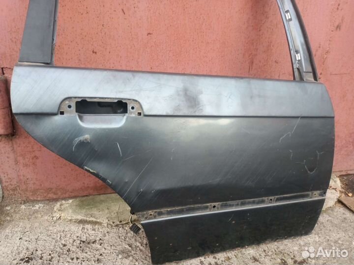Дверь задняя правая BMW e36 универсал