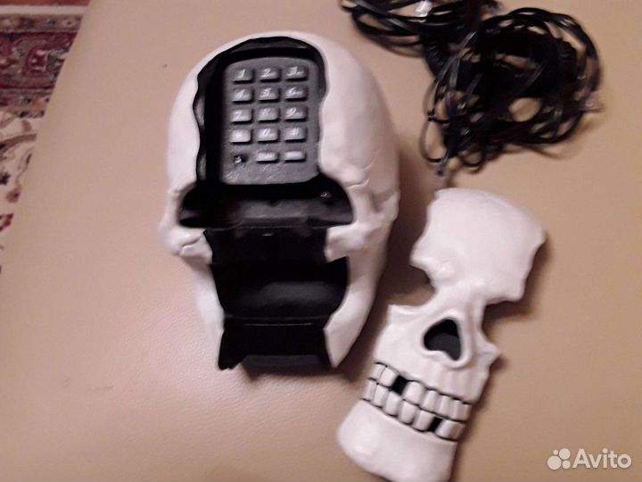 Кнопочный домашний телефон