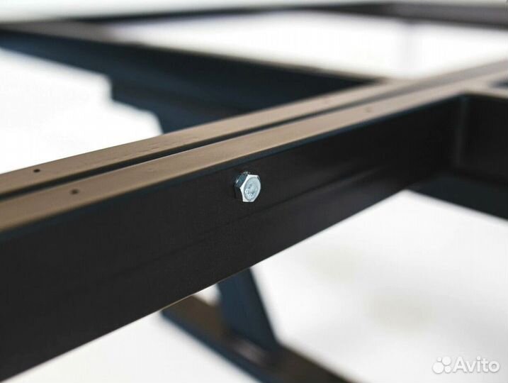 Кровать с парящим эффектом