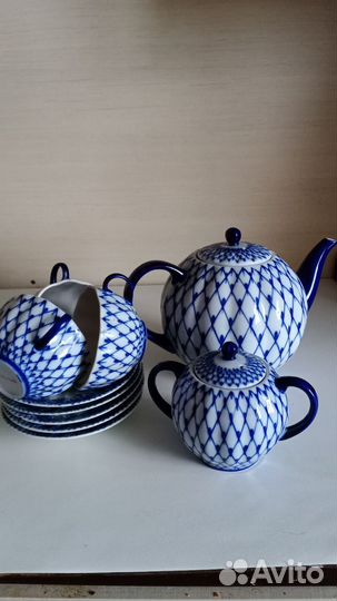 Большой заварочный чайник и сахарница.ифз