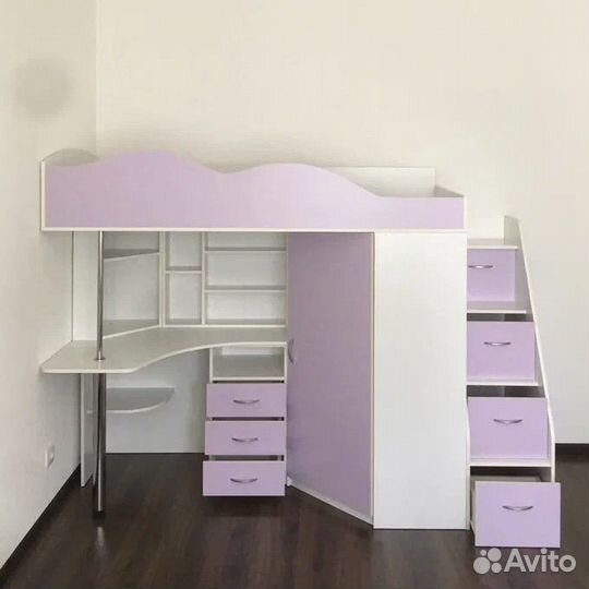 Кровать чердак со столом и шкафом