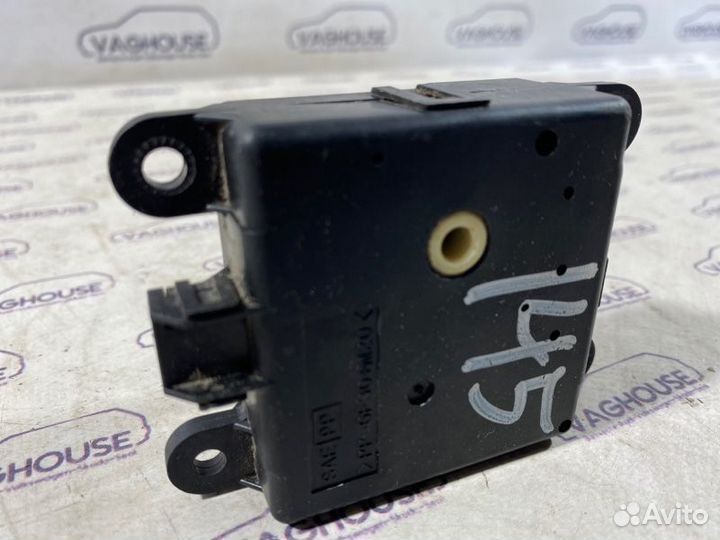 Моторчик заслонки печки Nissan Maxima A33 2.0 2004