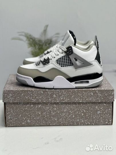 Кроссовки Nike Air Jordan 4