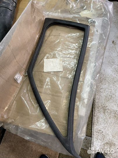 Уплотнитель стекла двери