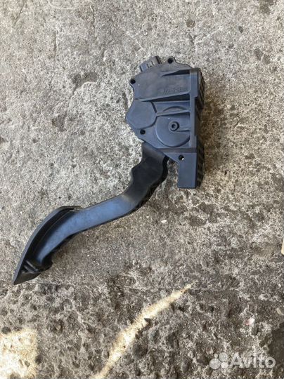 Педаль газа Subaru Impreza/Forester