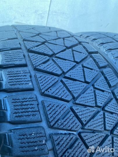 Bridgestone Blizzak DM-V2 235/55 R18