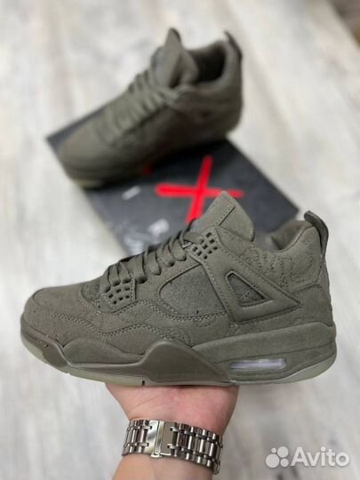 Nike air jordan 4 Kaws