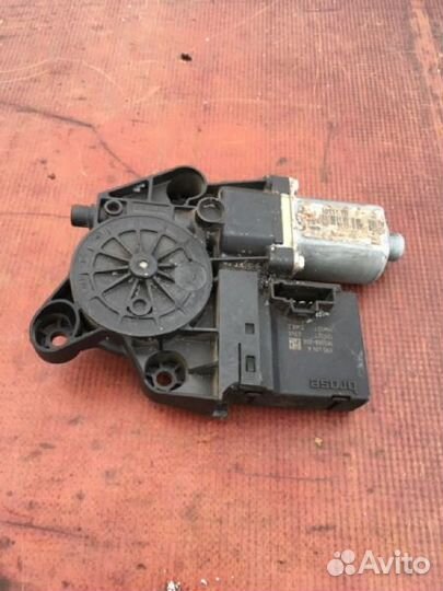 Мотор стеклоподъемника передний правый Renault