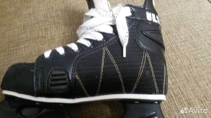 Коньки хоккейные