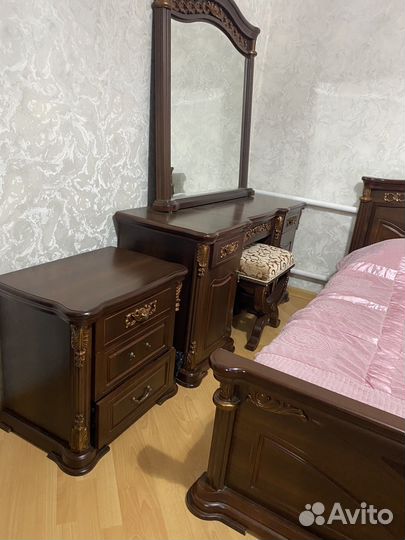 Спальный гарнитур бу