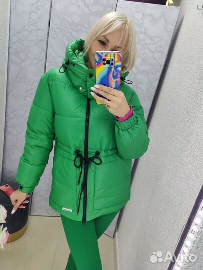 Новая куртка теплая дутая матовая с капюшоном