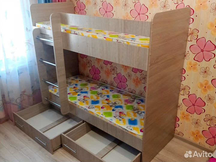 Двухъярусная кровать для детей