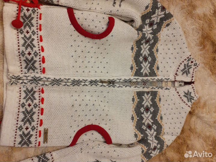 Вязаная кофта для девочки 104-120